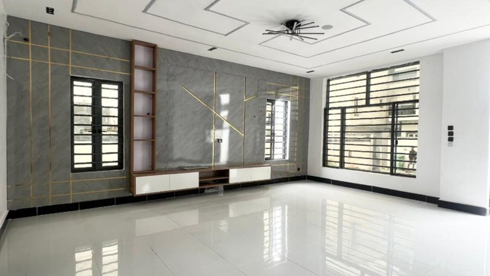 5 Bedroom Fully Detached Duplex