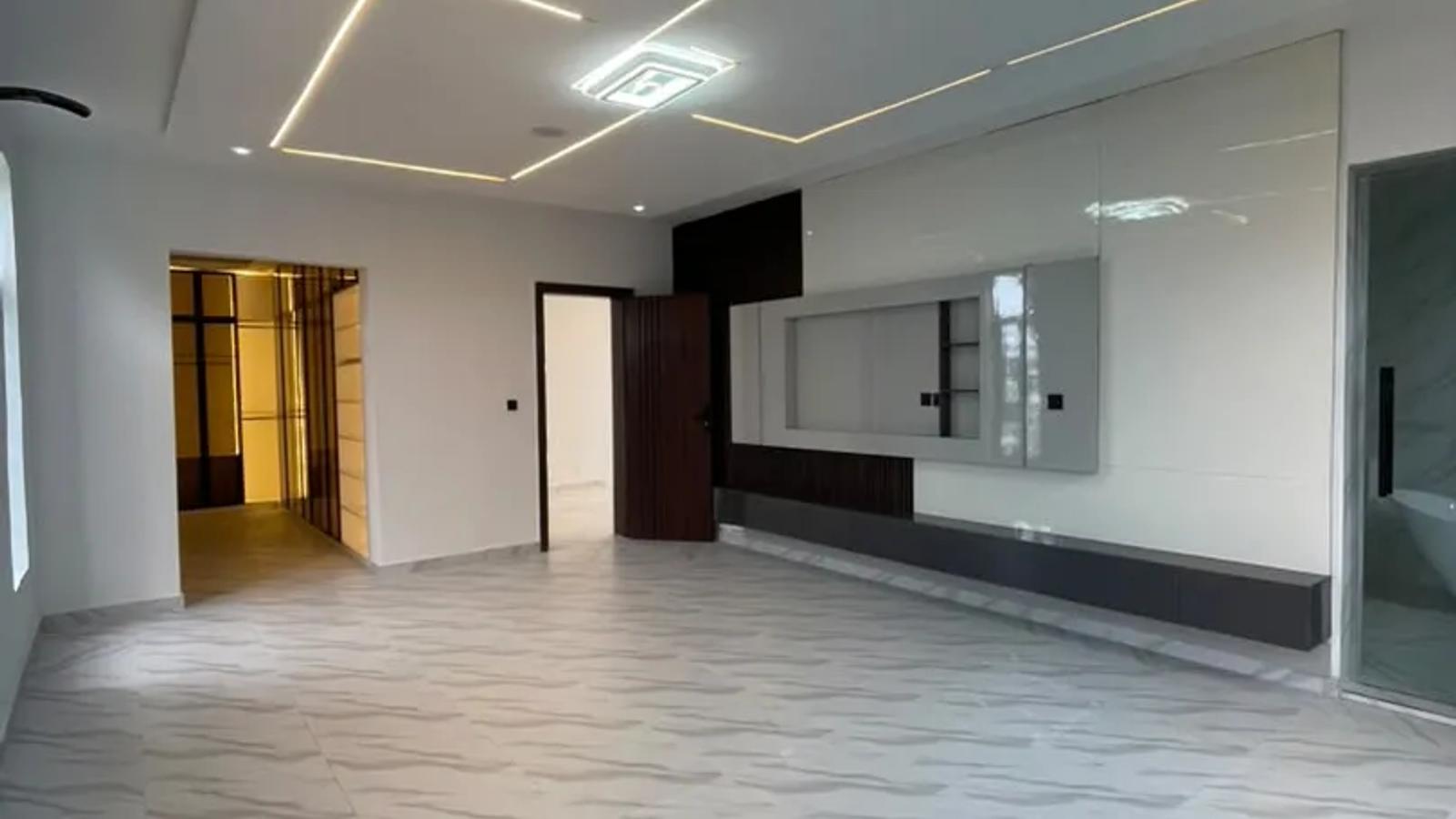5 Bedroom Fully Detached Duplex