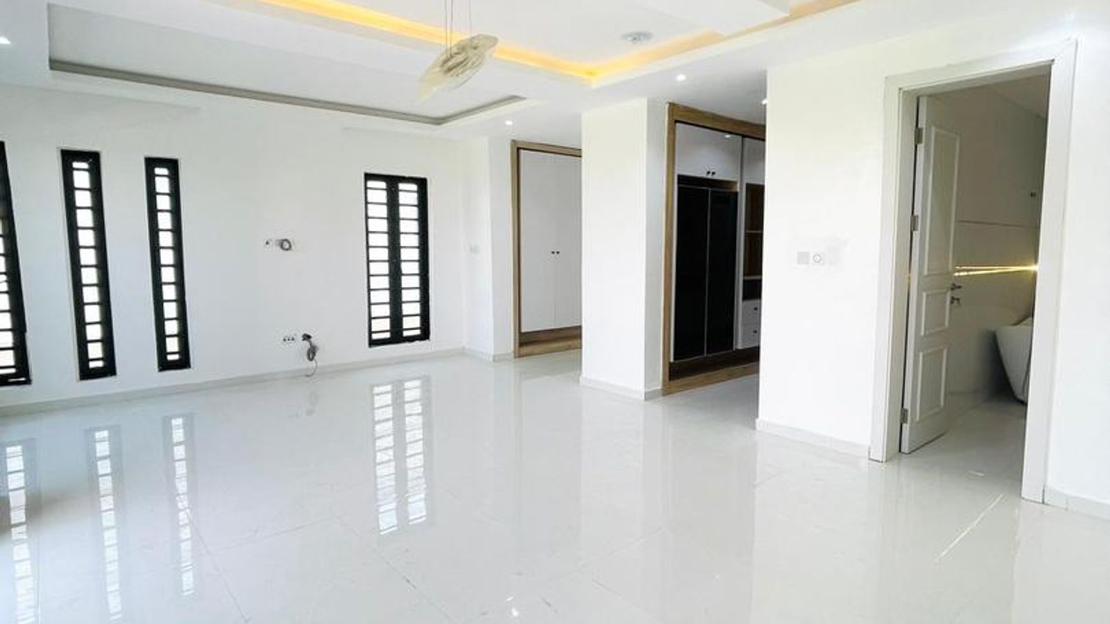 5 Bedroom Fully Detached Duplex