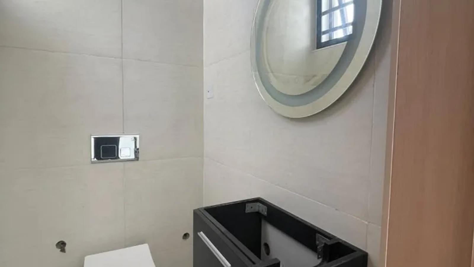 4 BEDROOM FULLY-DETACHED DUPLEX WITH BQ