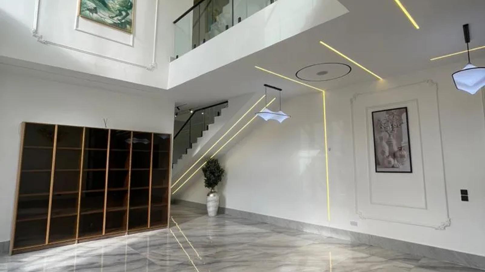 5 Bedroom Semi Detached Duplex