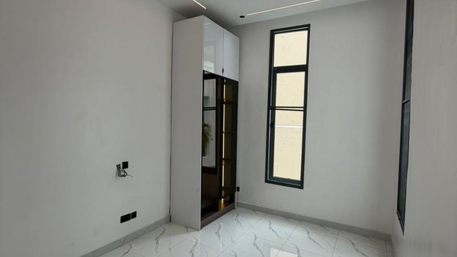 LUXURY 5BEDROOM FULLY DETACHED DUPLEX FOR SALE