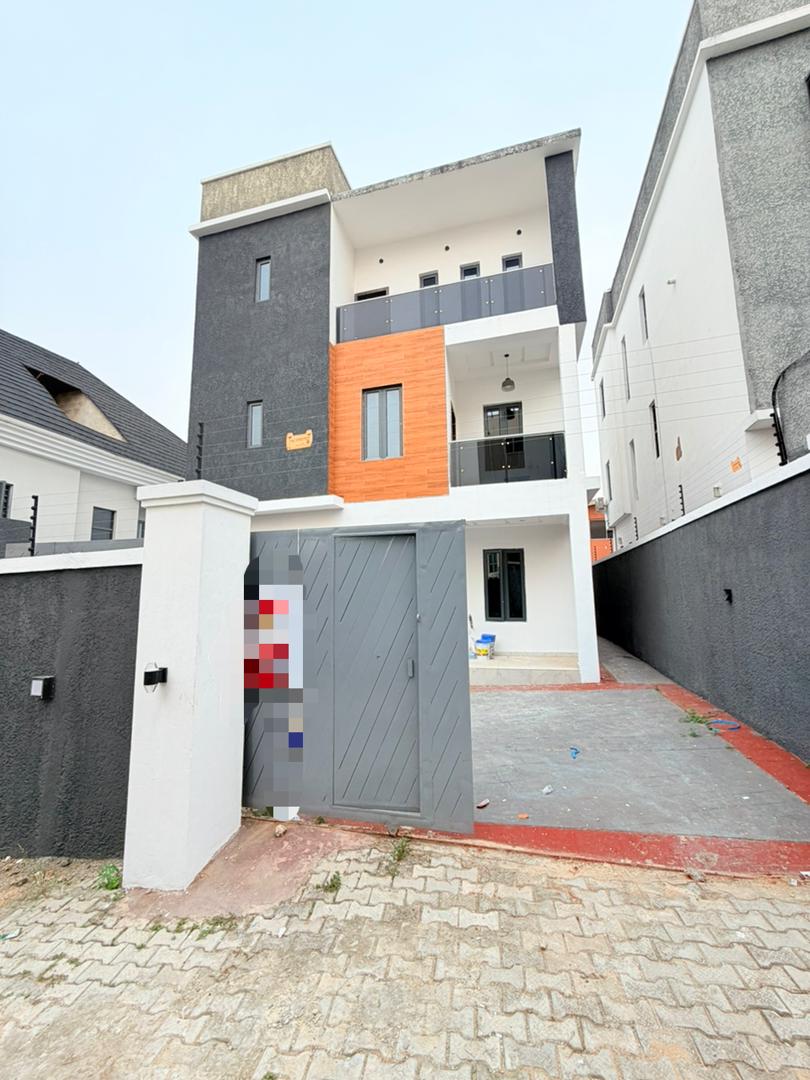 4 Bedroom Fully Detached Duplex