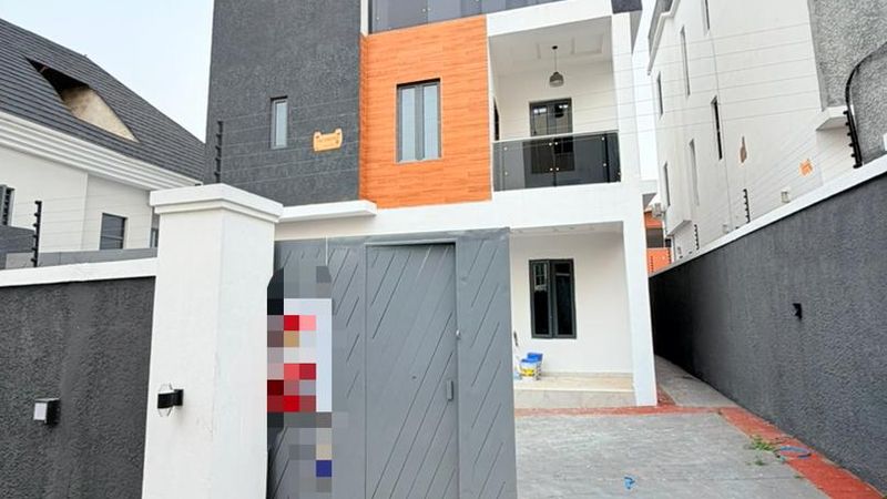 4 Bedroom Fully Detached Duplex