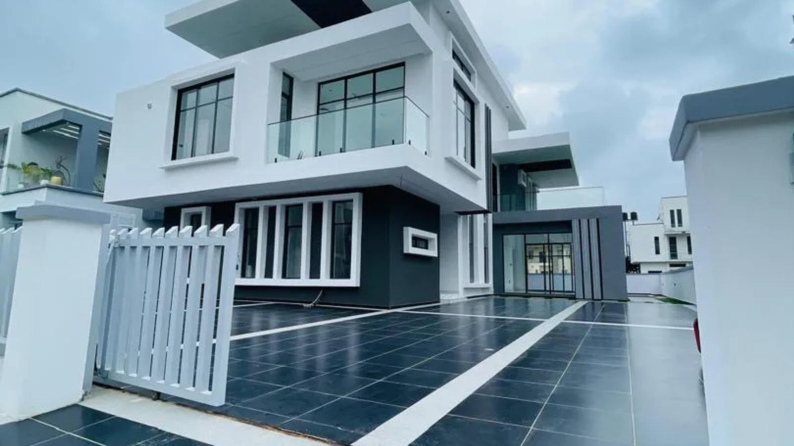 5 Bedroom Fully Detached Duplex