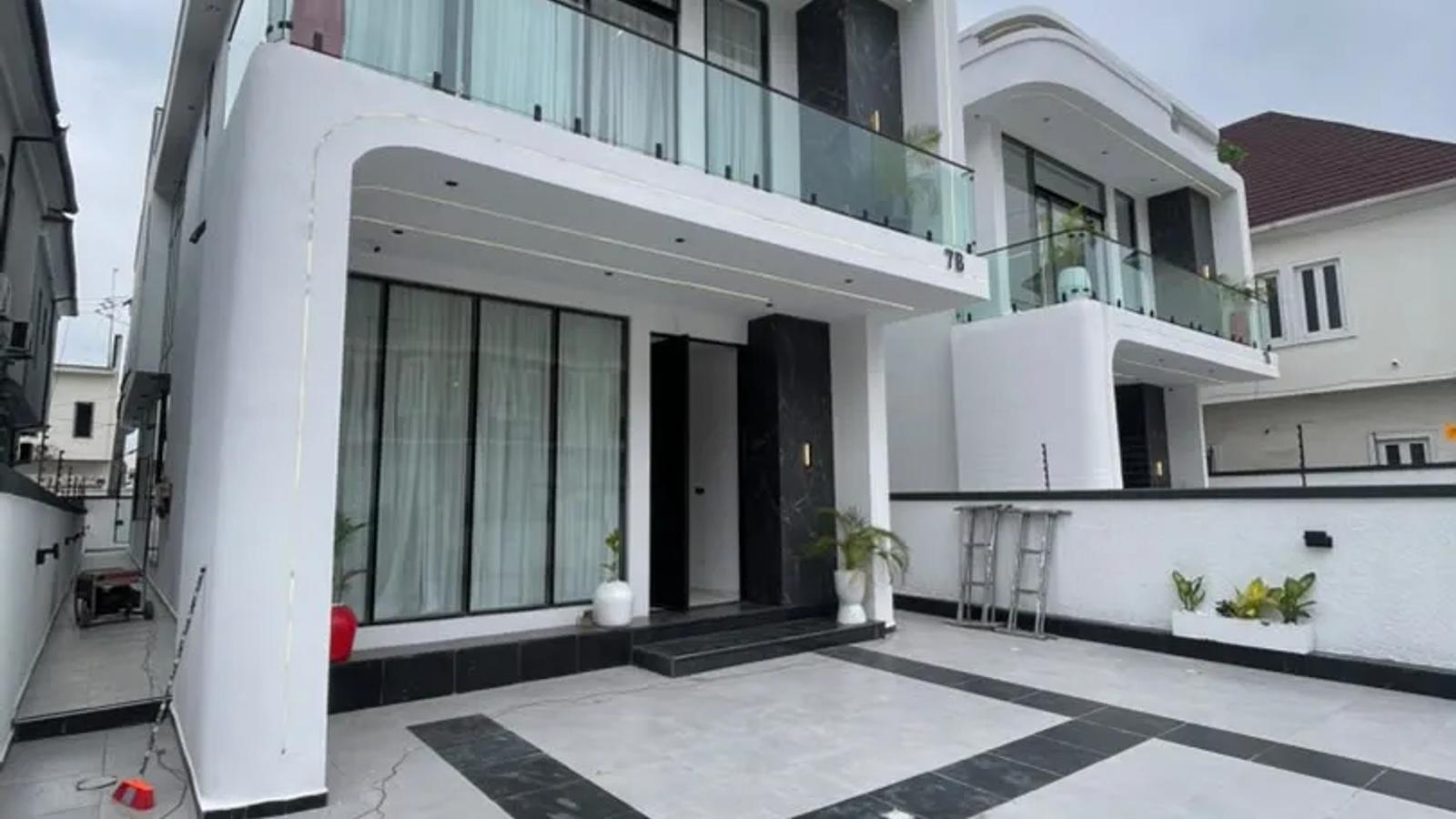 5 Bedroom Fully Detached Duplex