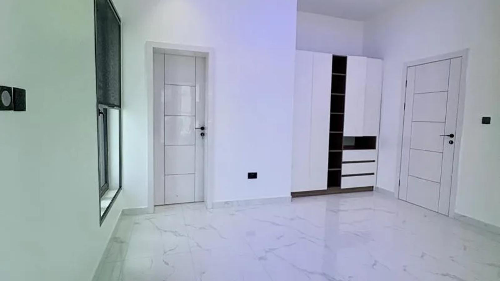 7 Bedroom Fully Detached Duplex