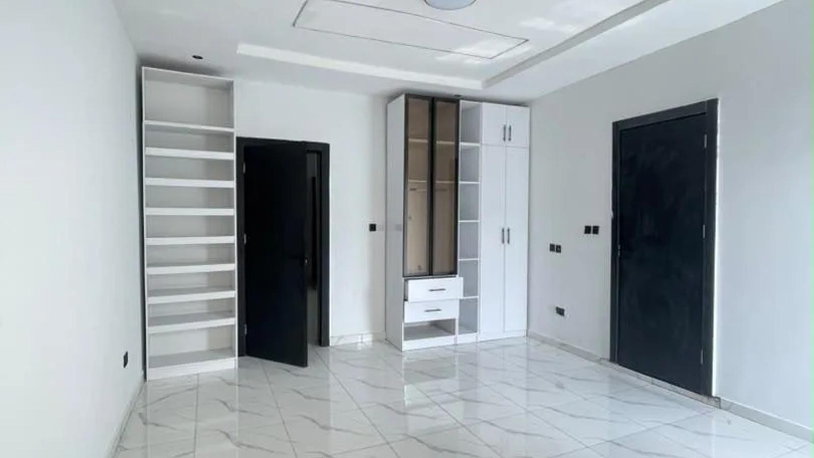 4 BEDROOM SEMI-DETACHED DUPLEX