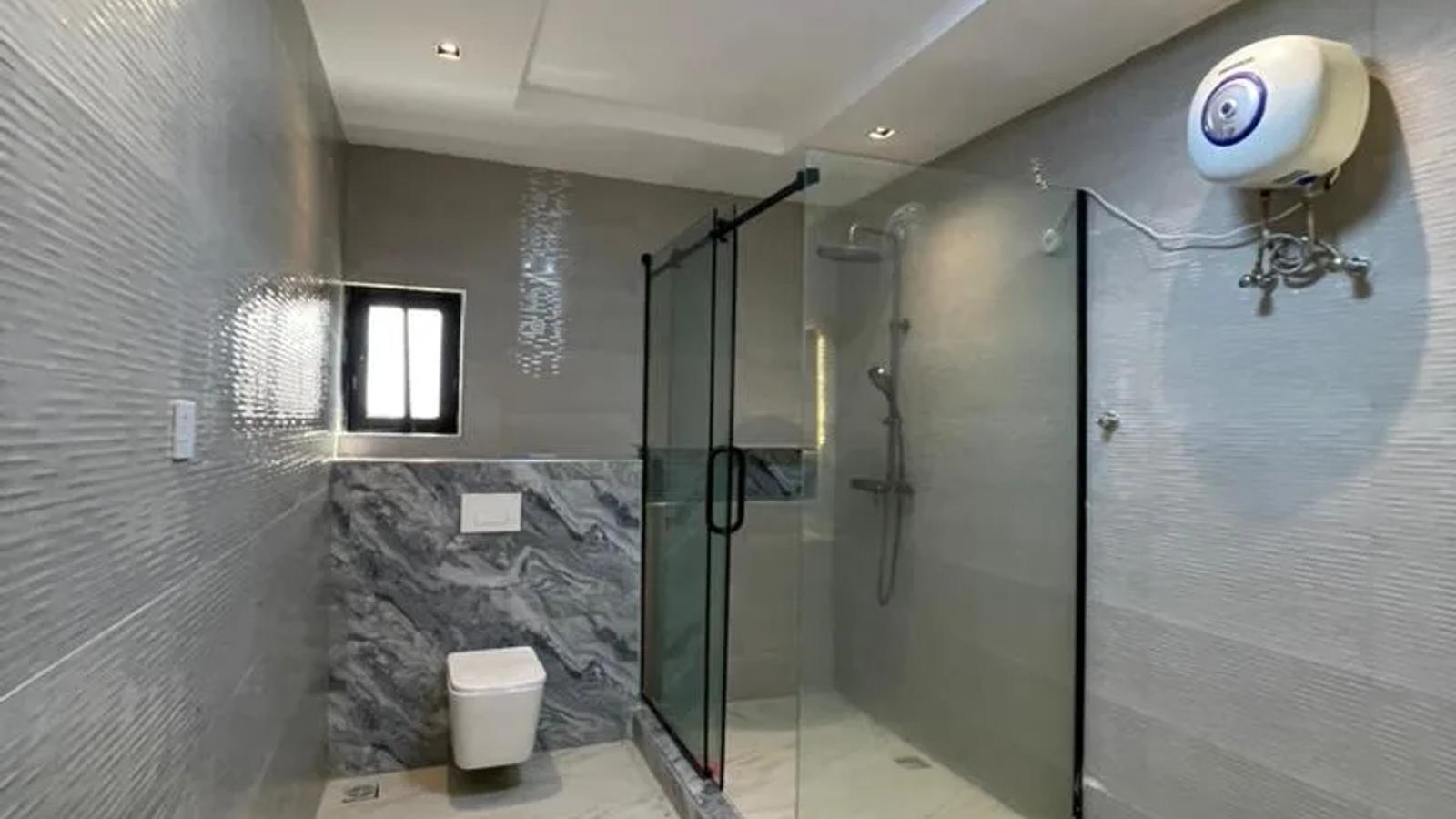 6 Bedroom Fully Detached Duplex