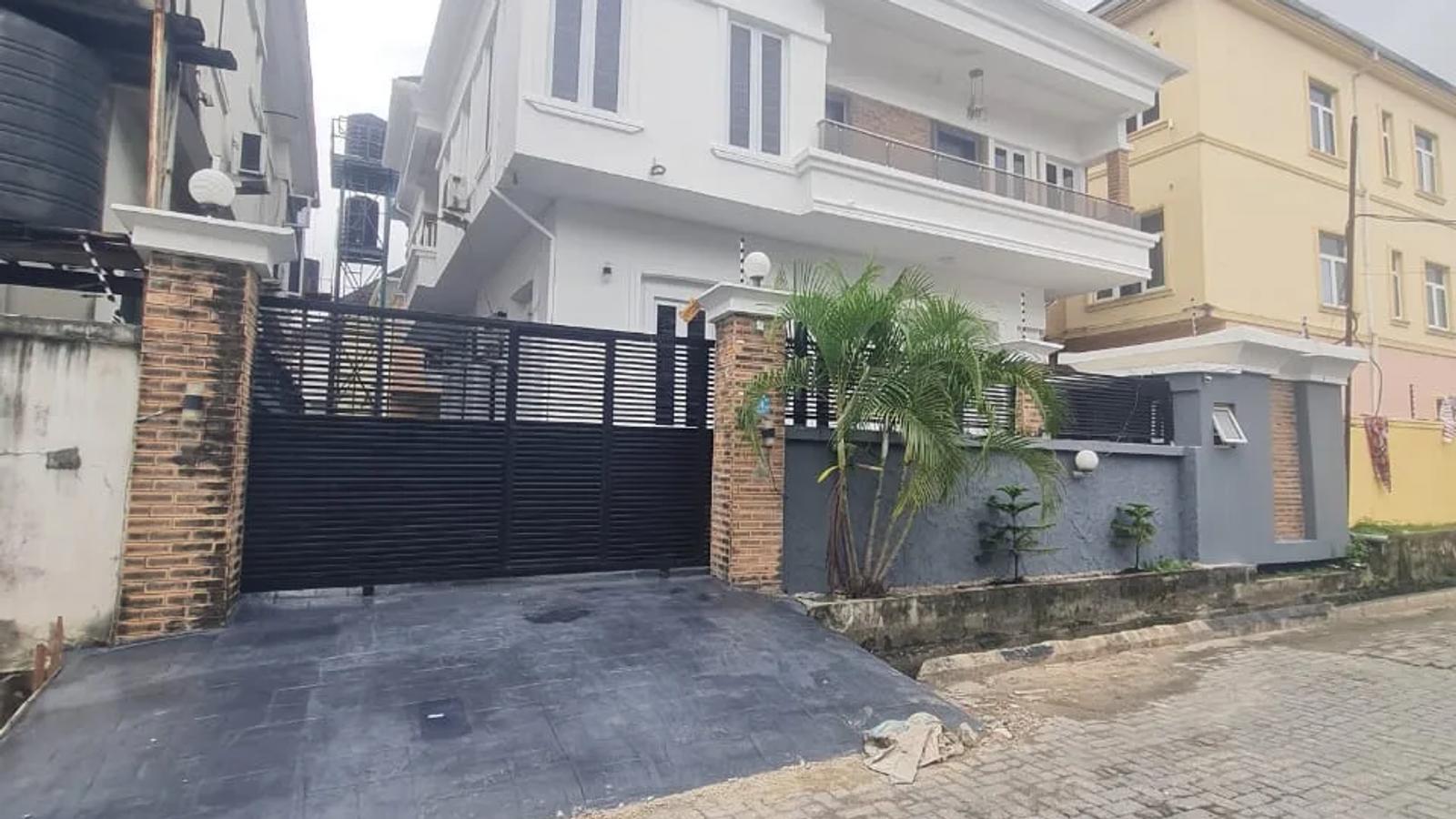 5 Bedroom Fully Detached Duplex