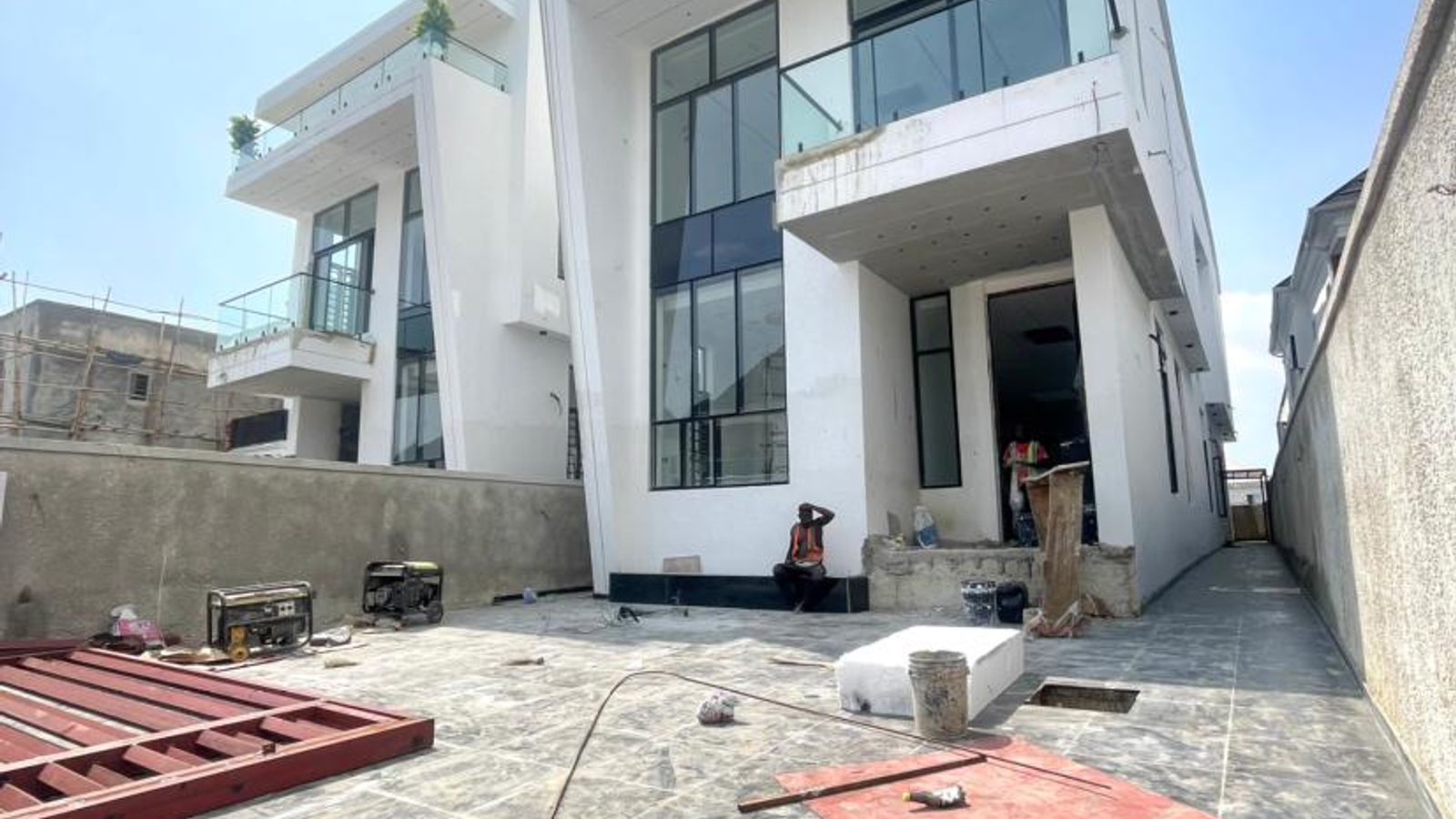 5 Bedroom Fully Detached Duplex