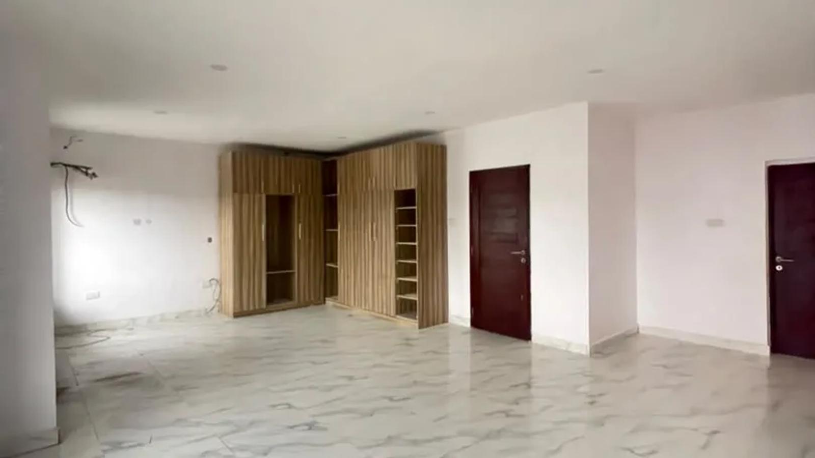 5 Bedroom Semi Detached Duplex