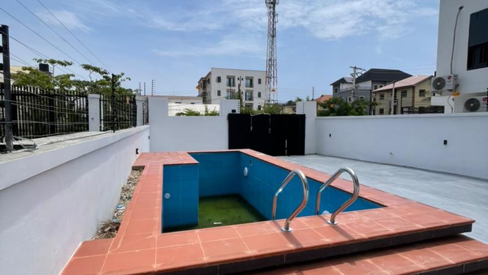 5 Bedroom Fully Detached Duplex