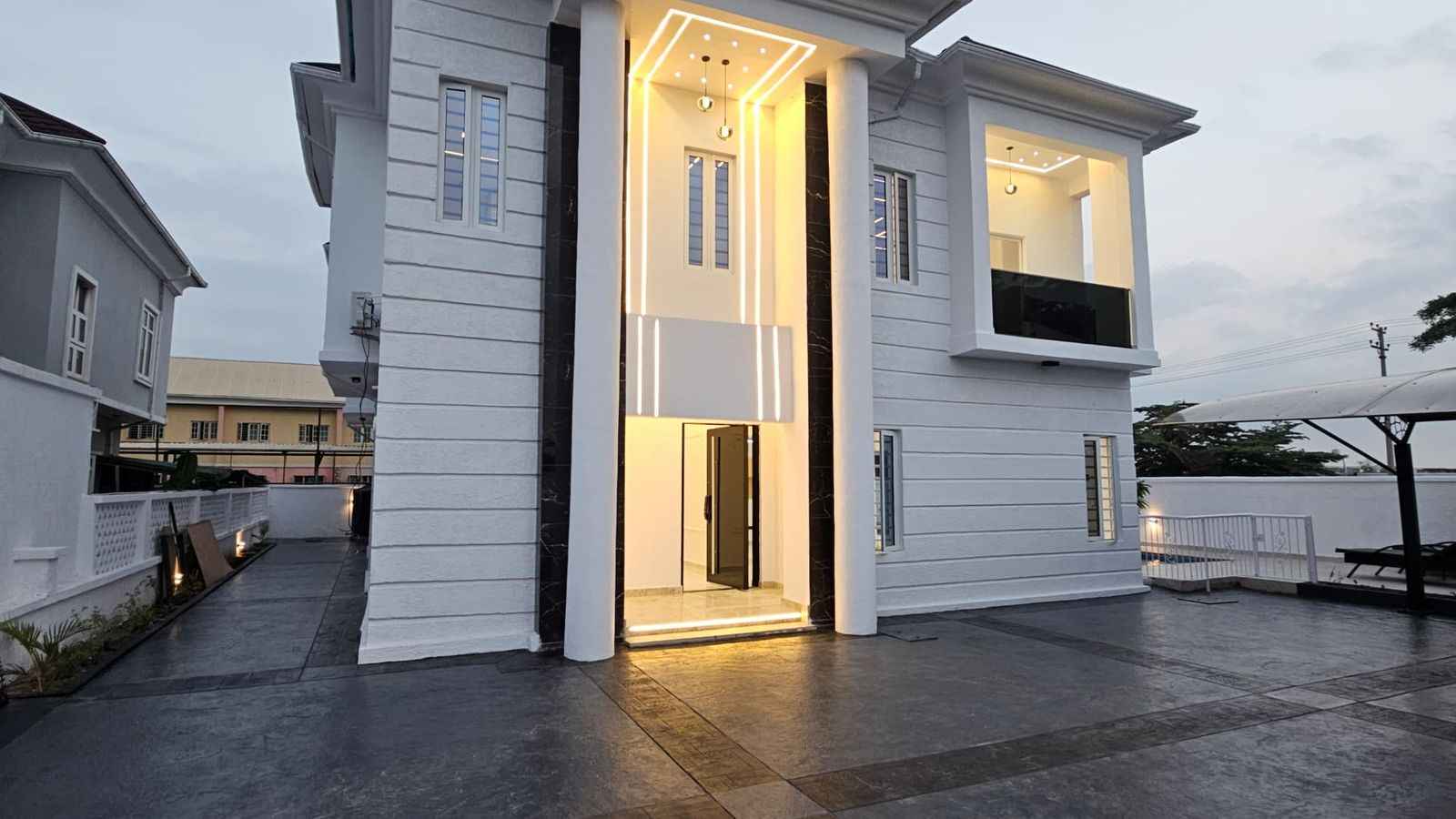 5 Bedroom Fully Detached Duplex