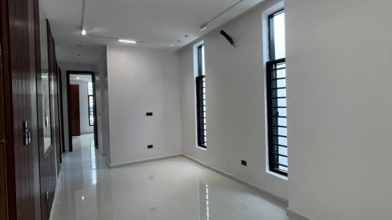 5 Bedroom Fully Detached Duplex