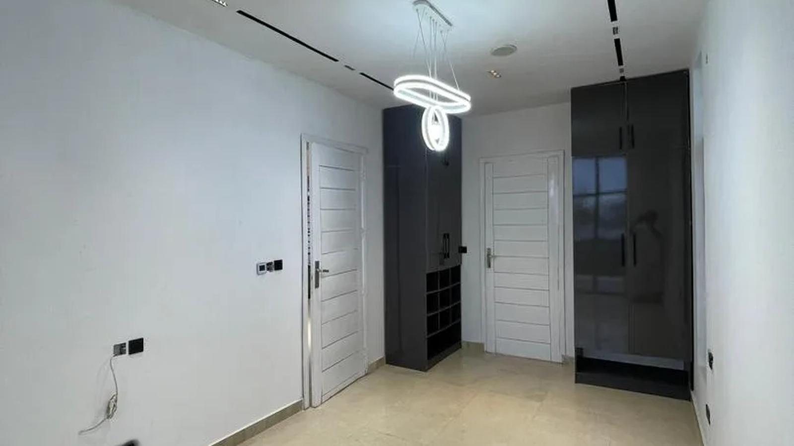 5 Bedroom Fully Detached Duplex
