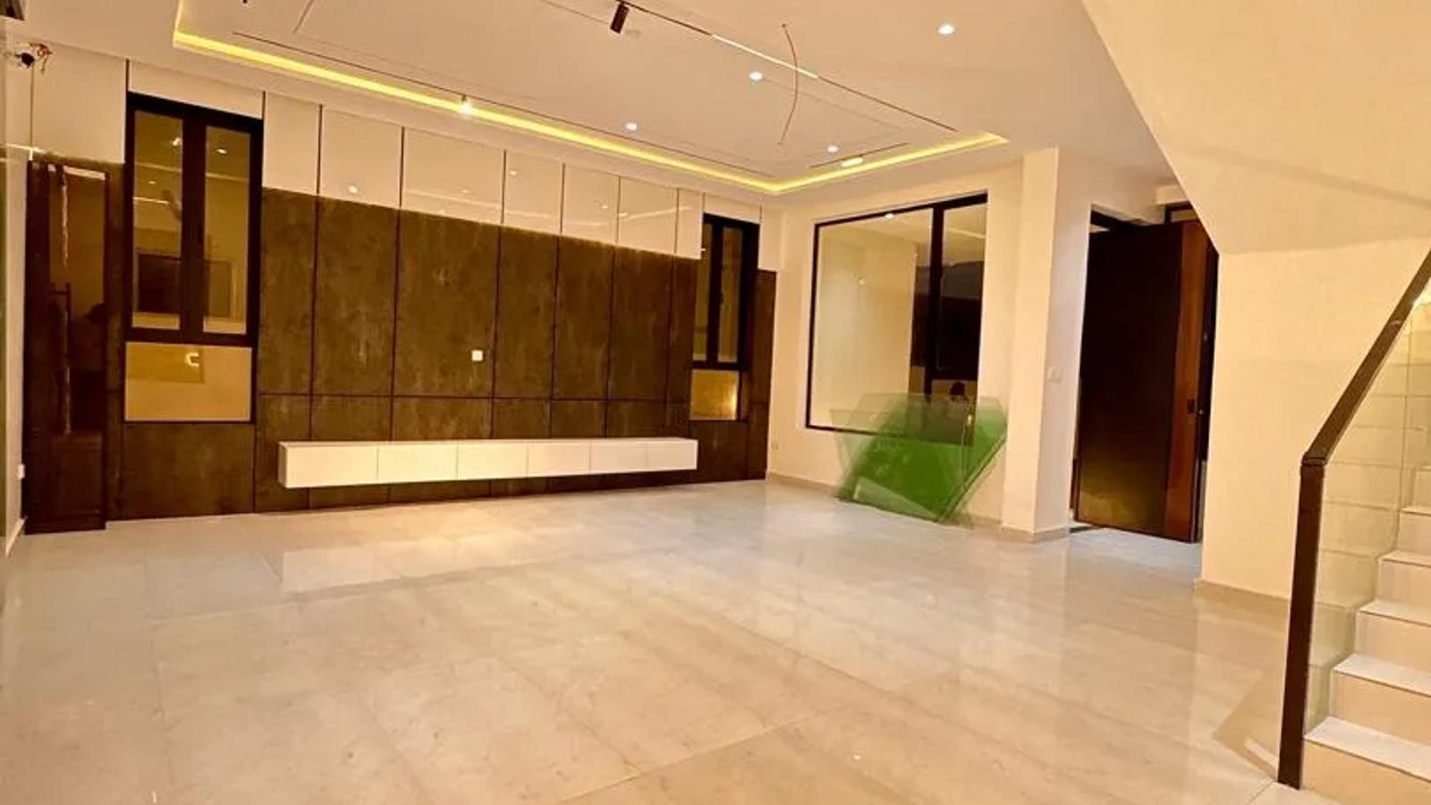 5 Bedroom Fully Detached Duplex