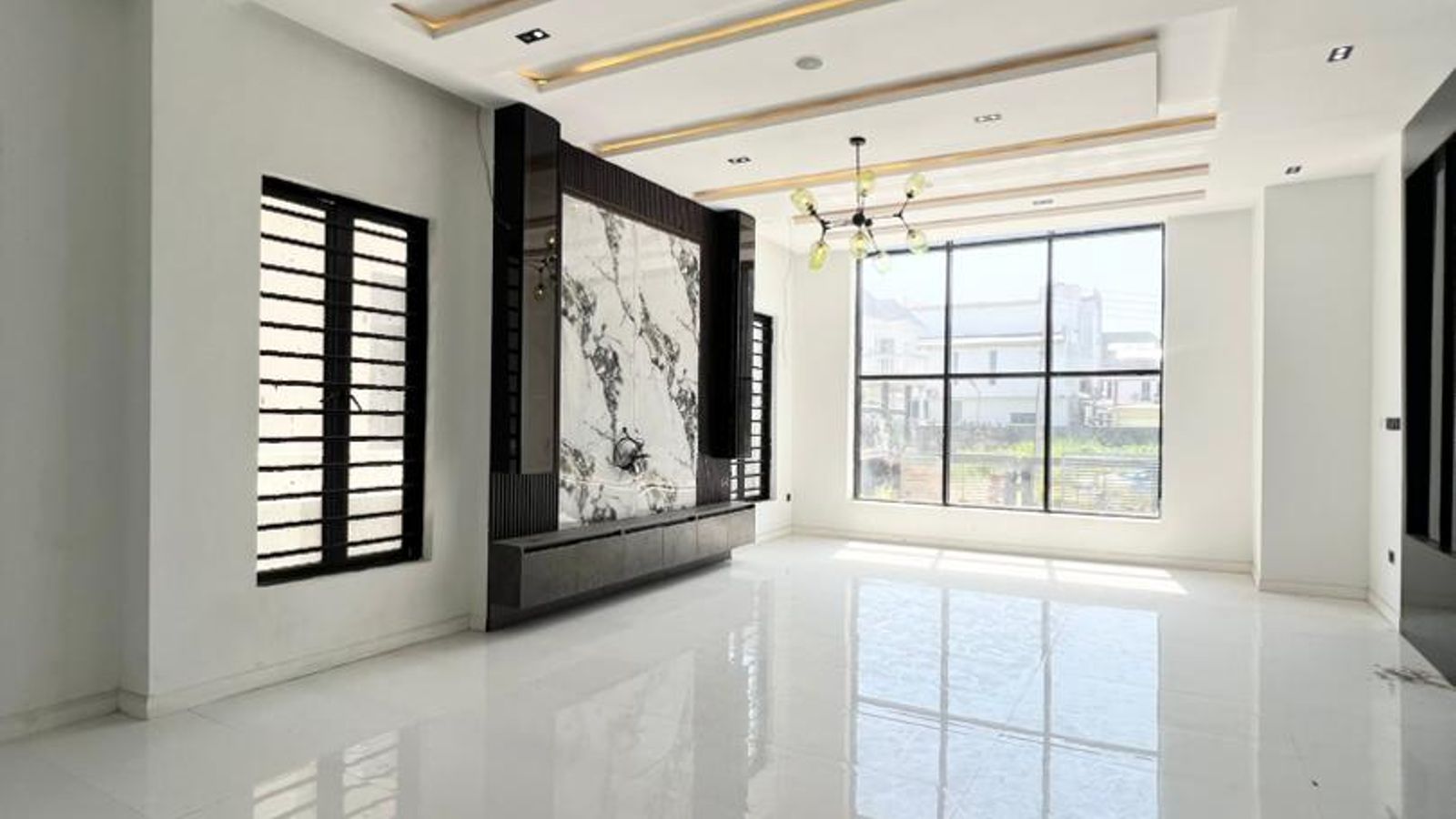 5 Bedroom Fully Detached Duplex
