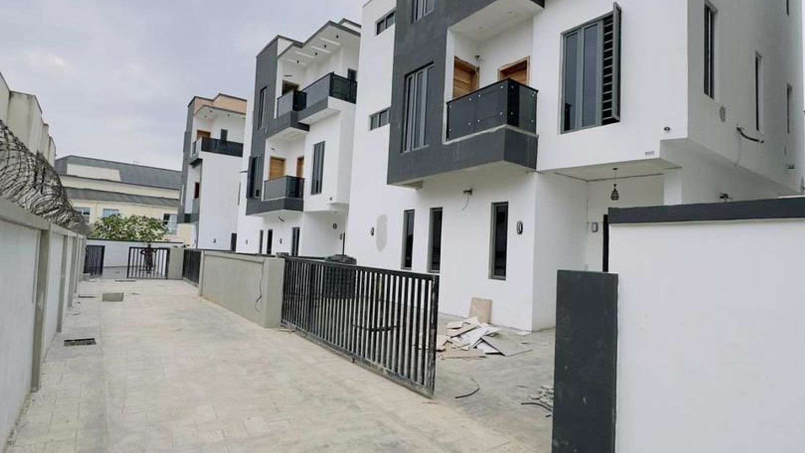 4 Bedroom Fully Detached Duplex
