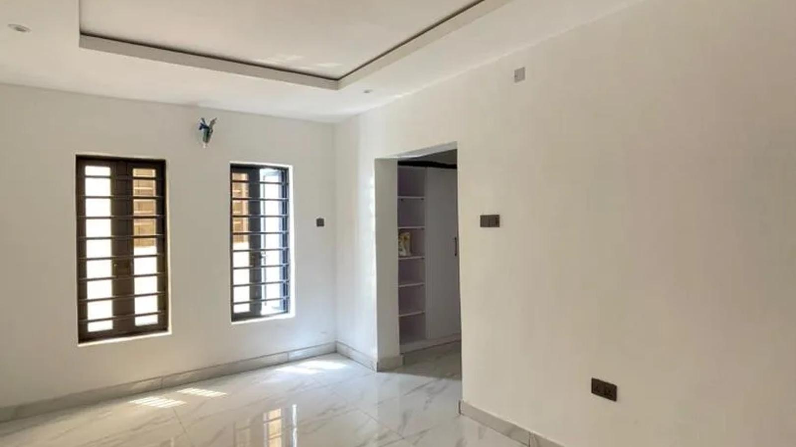 5 Bedroom Semi Detached Duplex