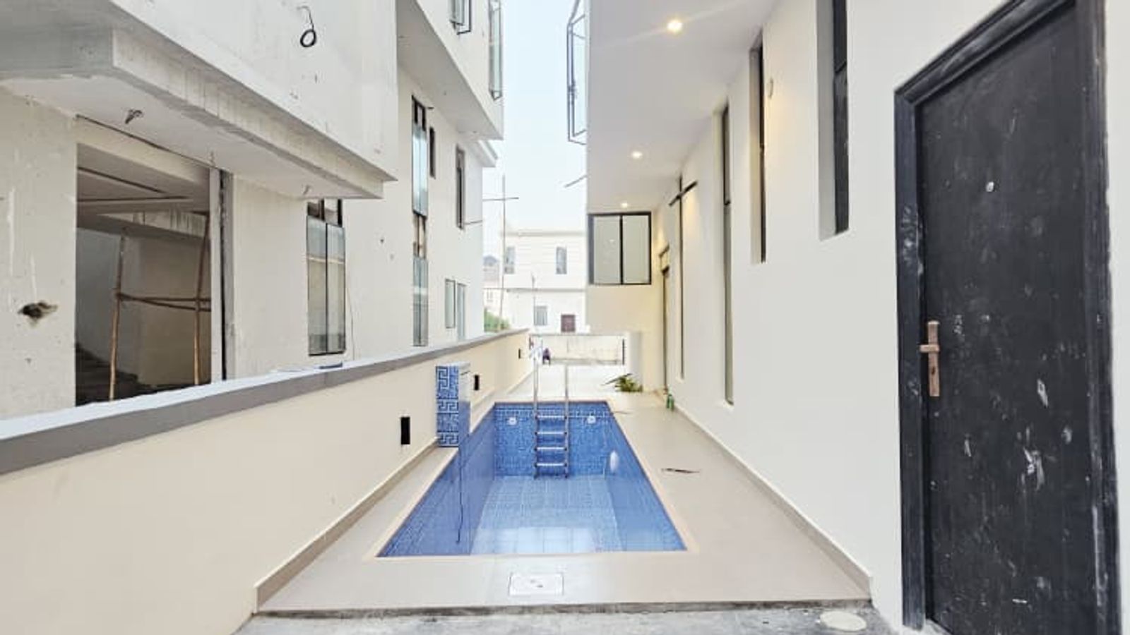 5 Bedroom Fully Detached Duplex