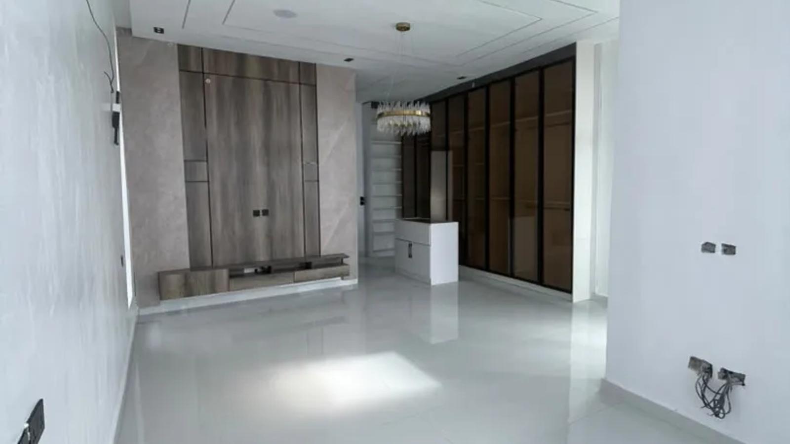 5 Bedroom Fully Detached Duplex