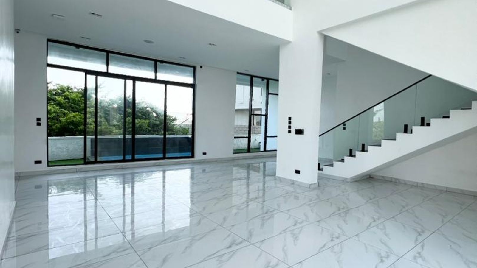5 Bedroom Fully Detached Duplex