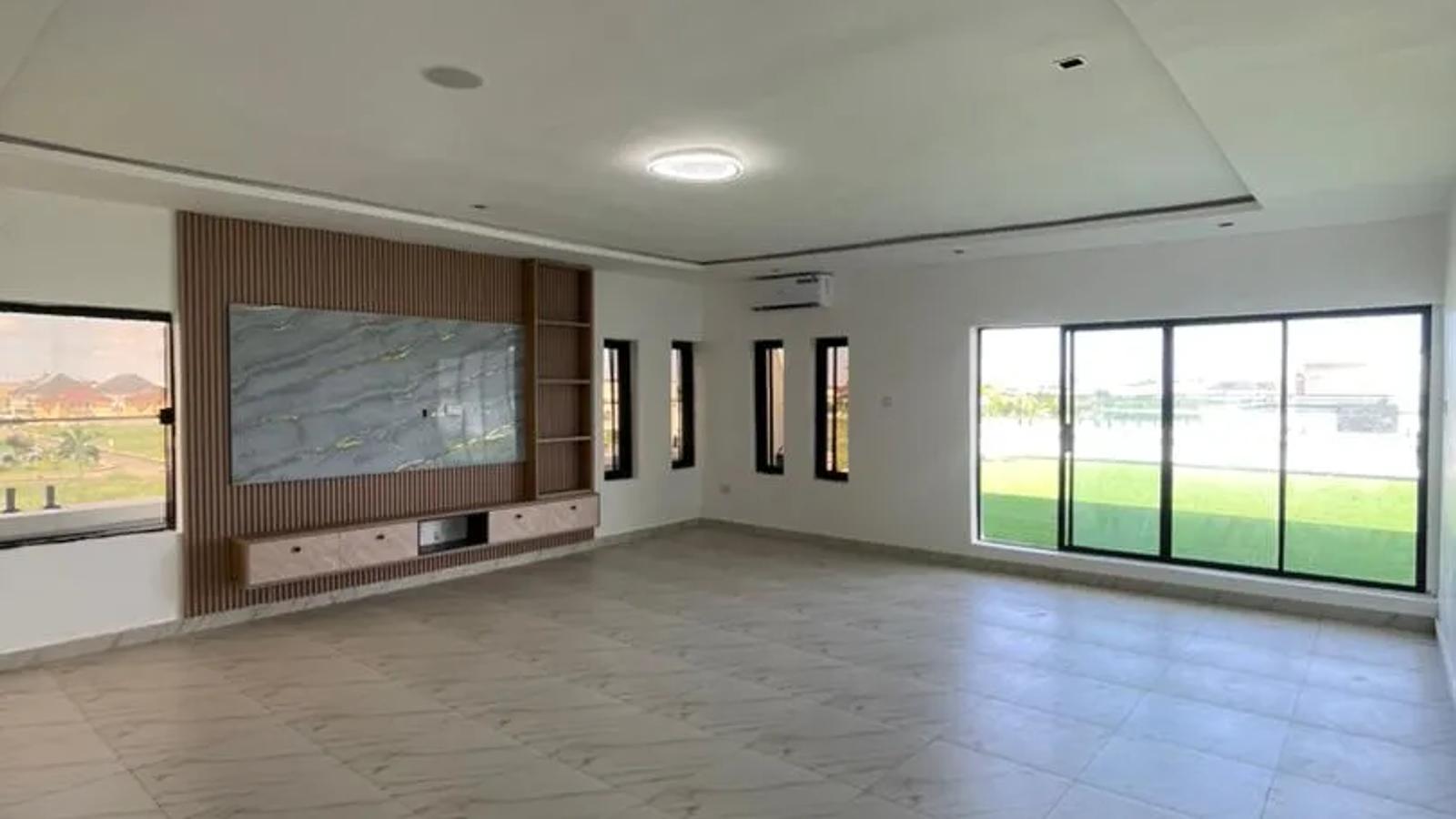 6 Bedroom Fully Detached Duplex