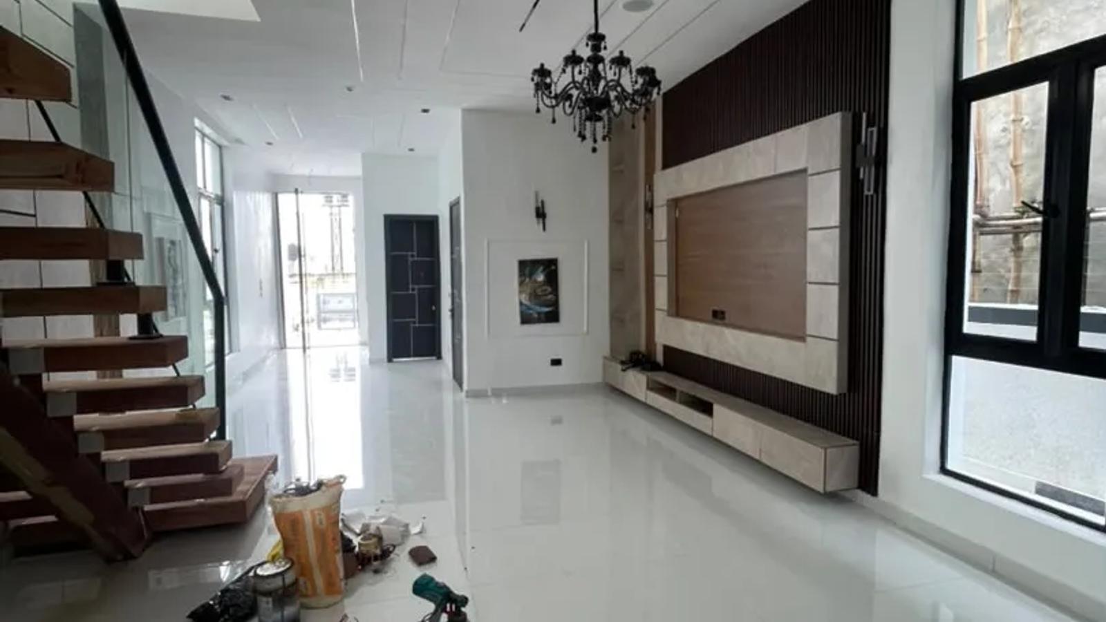 5 Bedroom Fully Detached Duplex