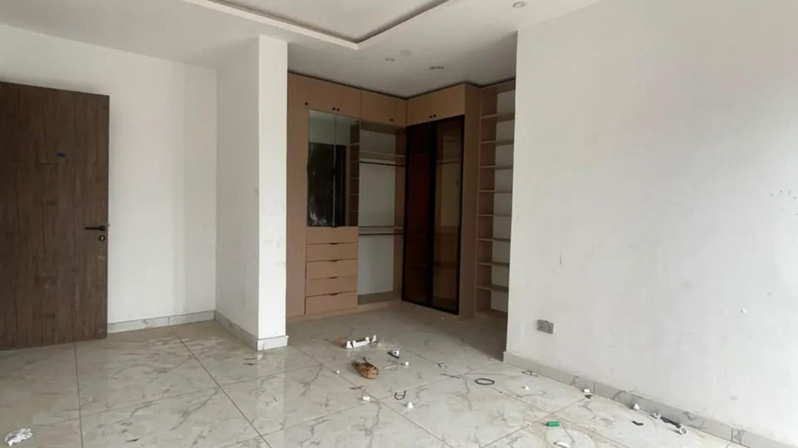 4 BEDROOM TERRACE WITH BQ