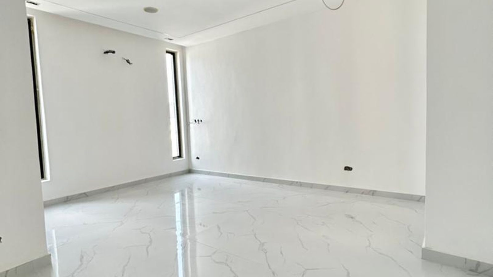 6 Bedroom Fully Detached Duplex