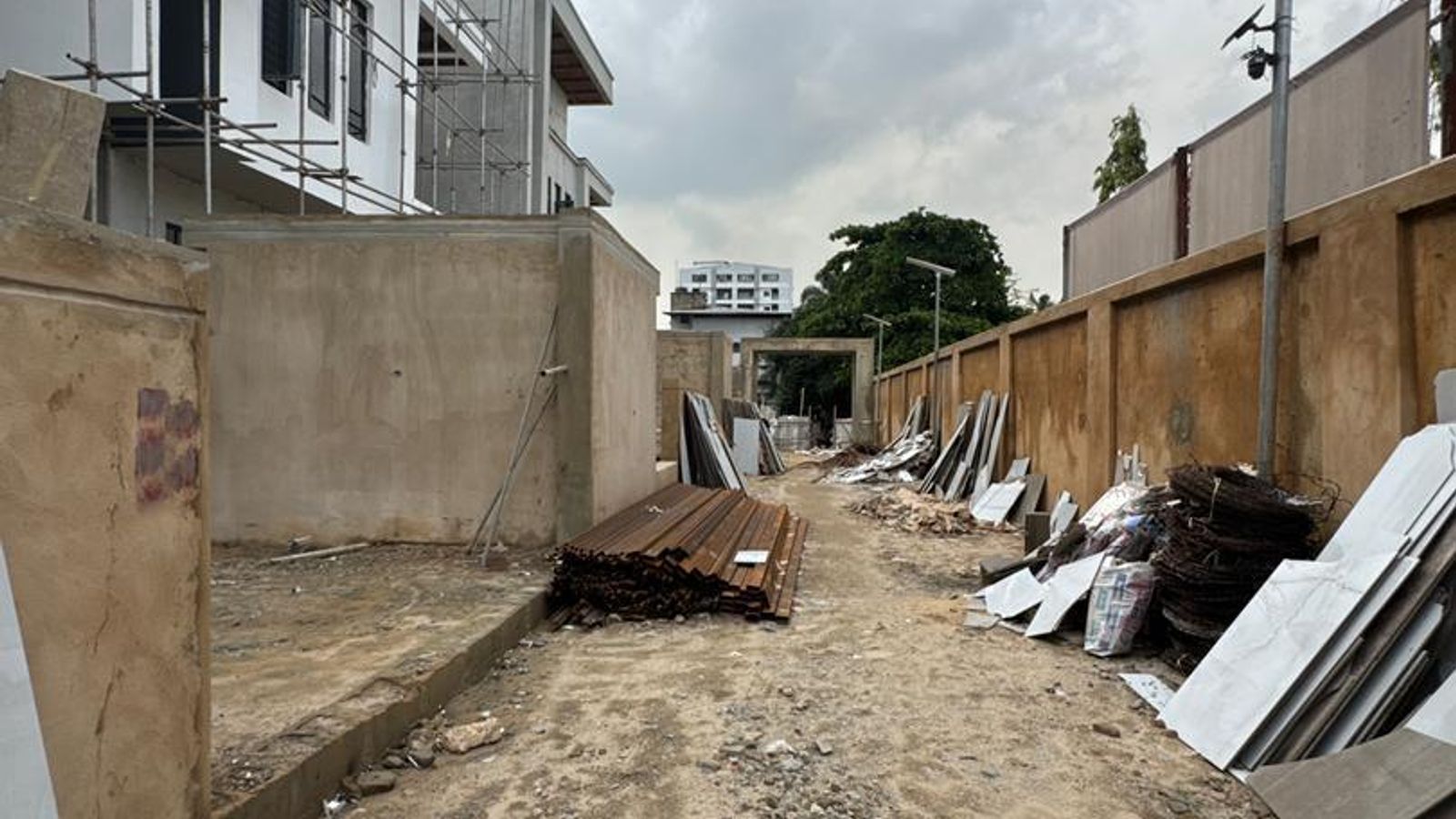 6 Bedroom Fully Detached Duplex