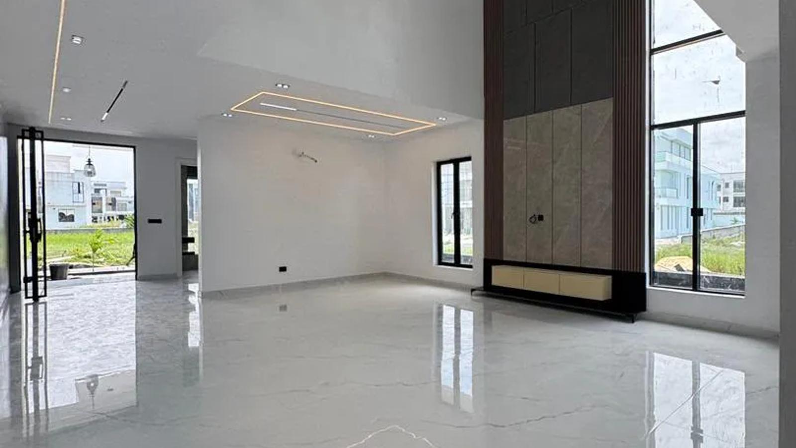 5 Bedroom Fully Detached Duplex