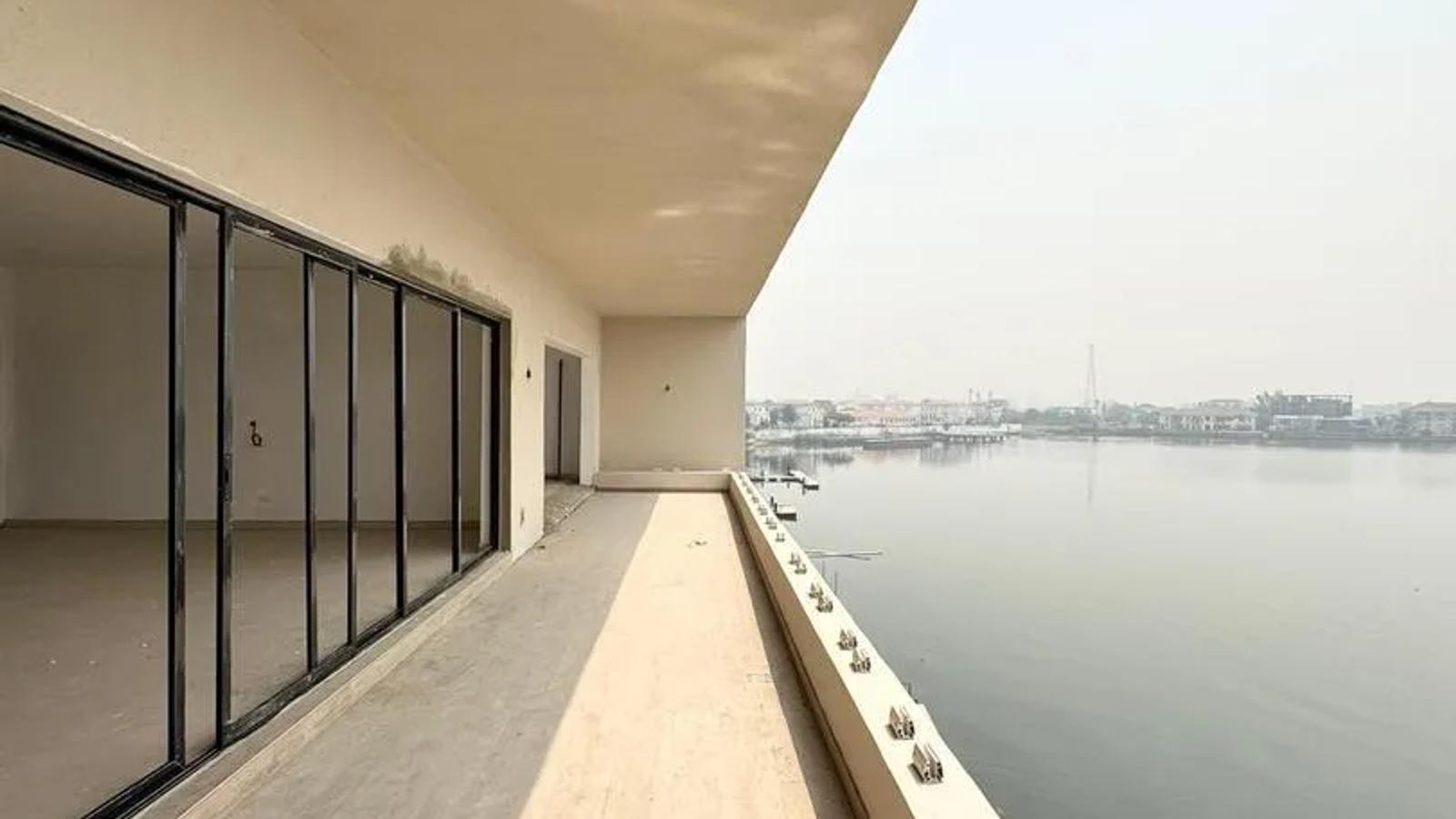 6 Bedroom Fully Detached Duplex
