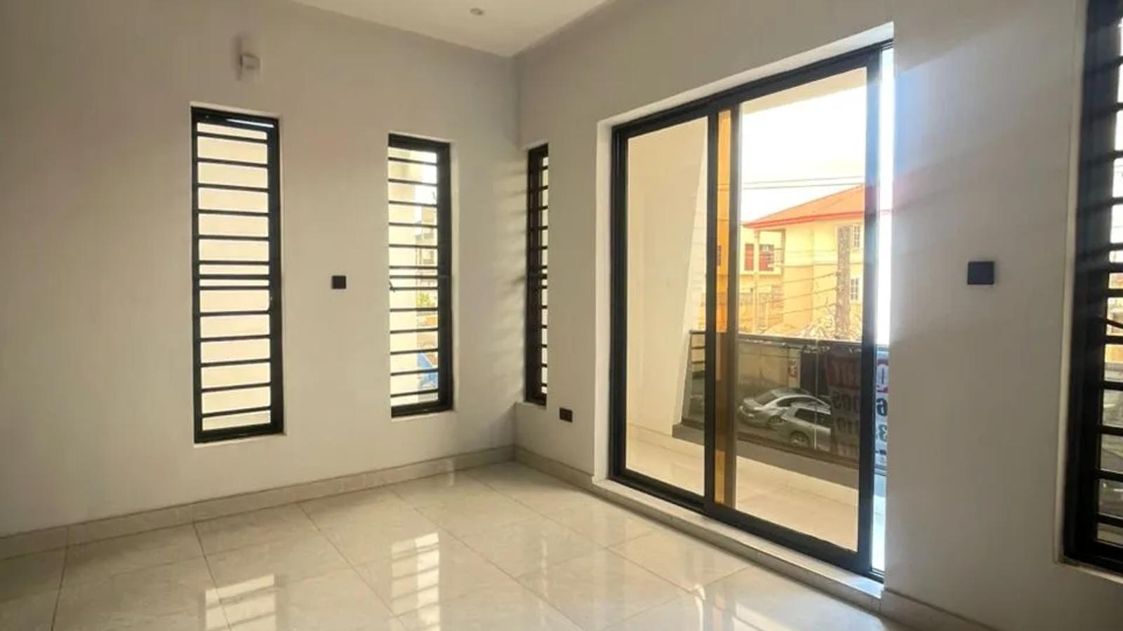 6 Bedroom Fully Detached Duplex