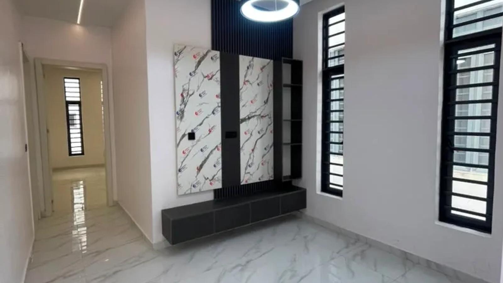 5 Bedroom Fully Detached Duplex