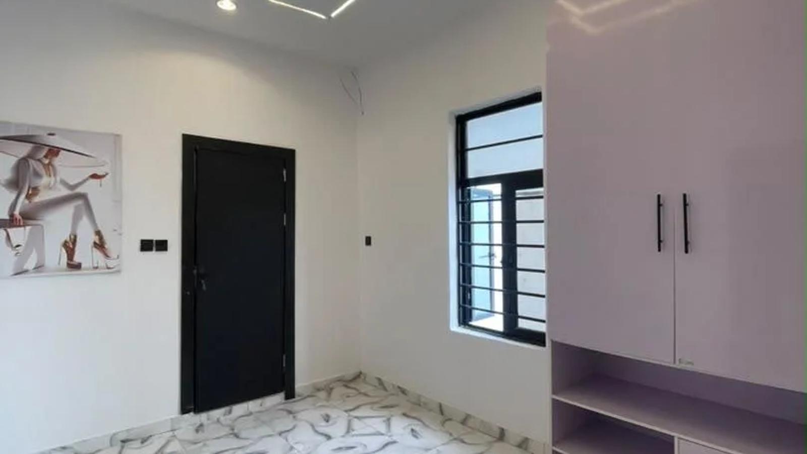 4 BEDROOM SEMI-DETACHED DUPLEX WITH BQ