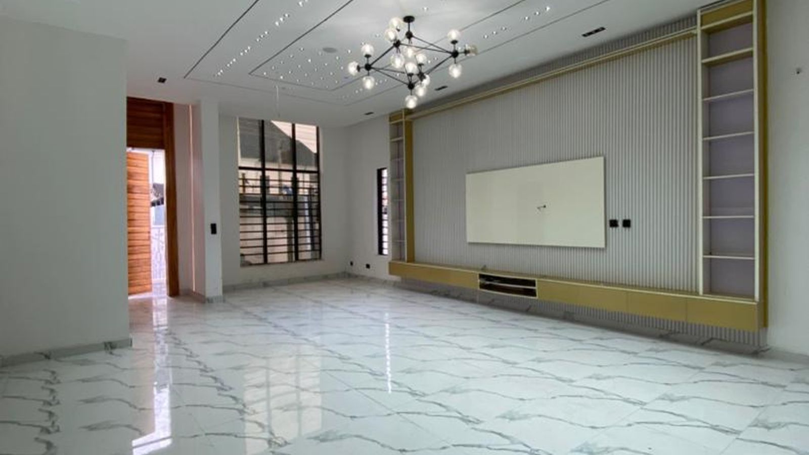 5 Bedroom Fully Detached Duplex