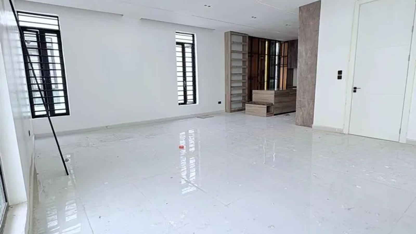 5 Bedroom Fully Detached Duplex