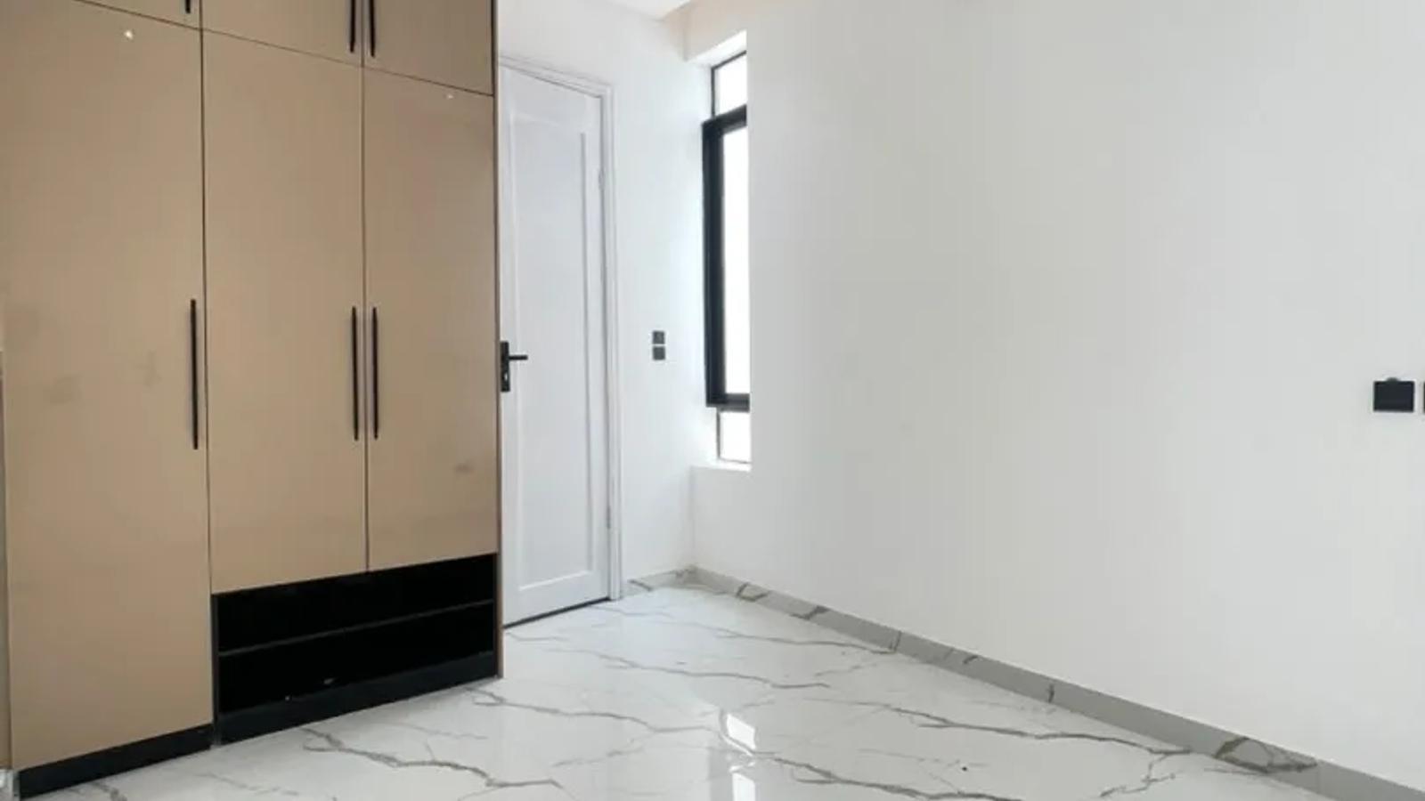 4 BEDROOM FULLY DETACHED DUPLEX WITH BQ