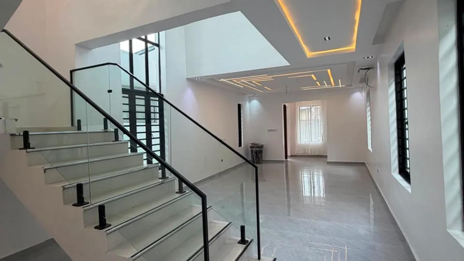 5 Bedroom Fully Detached Duplex