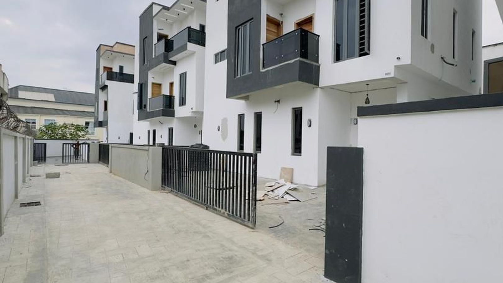 4 Bedroom Fully Detached Duplex
