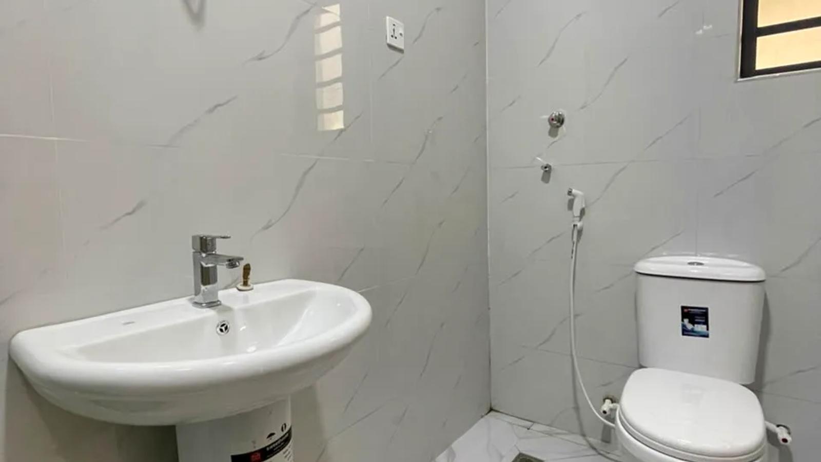 5 BEDROOM FULLY DETACHED DUPLEX WITH BQ
