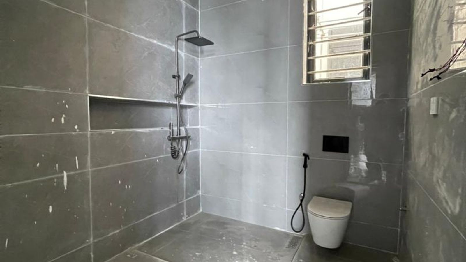 5 Bedroom Fully Detached Duplex