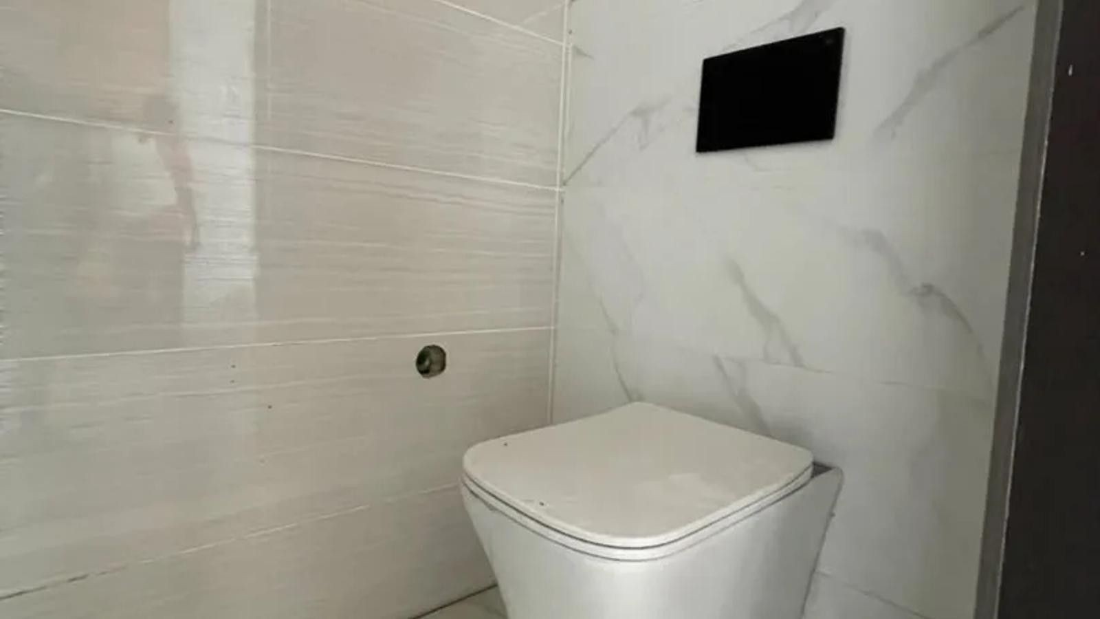 5 Bedroom Fully Detached Duplex