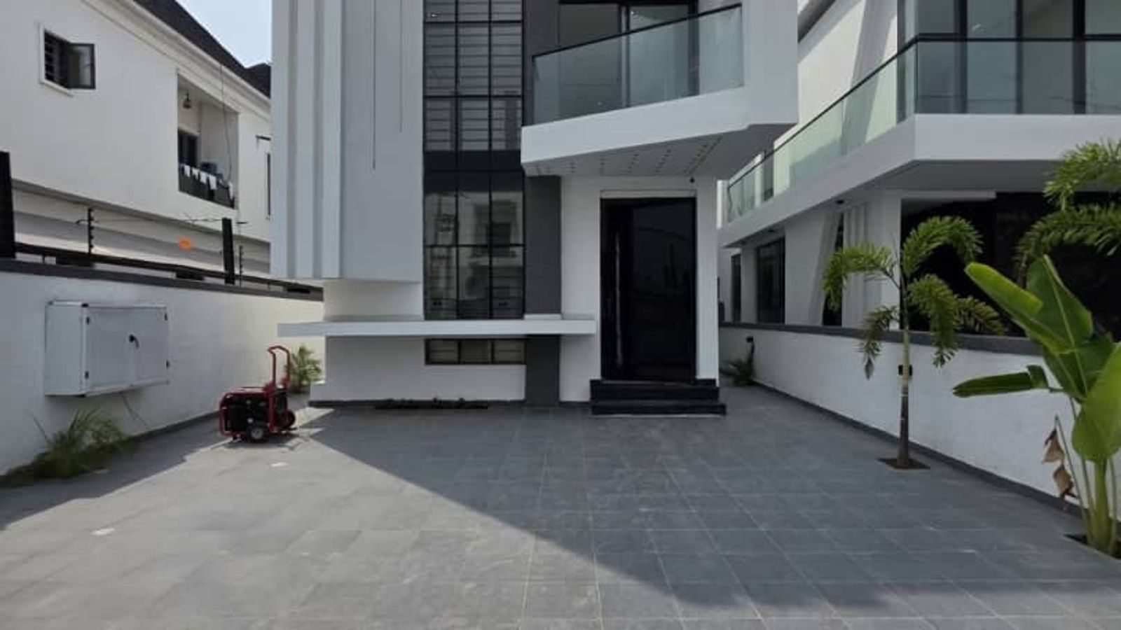 5 Bedroom Fully Detached Duplex