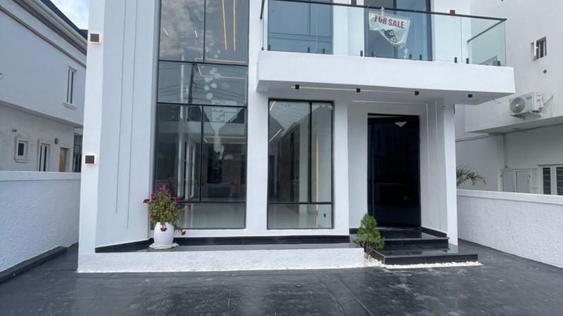 5 Bedroom Fully Detached Duplex