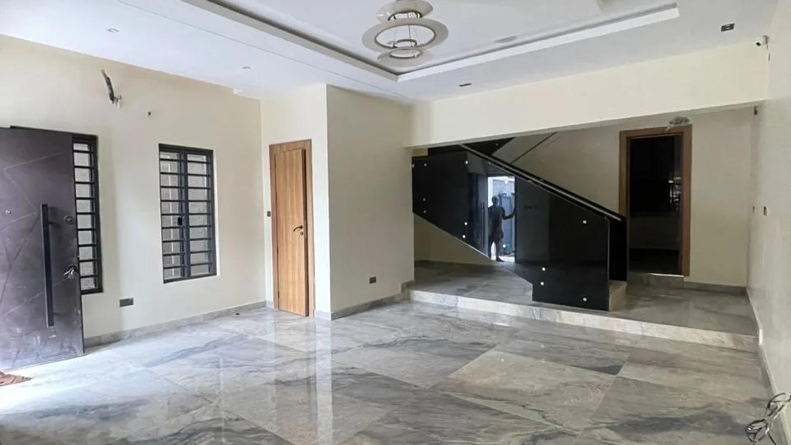 4 BEDROOM SEMI-DETACHED DUPLEX