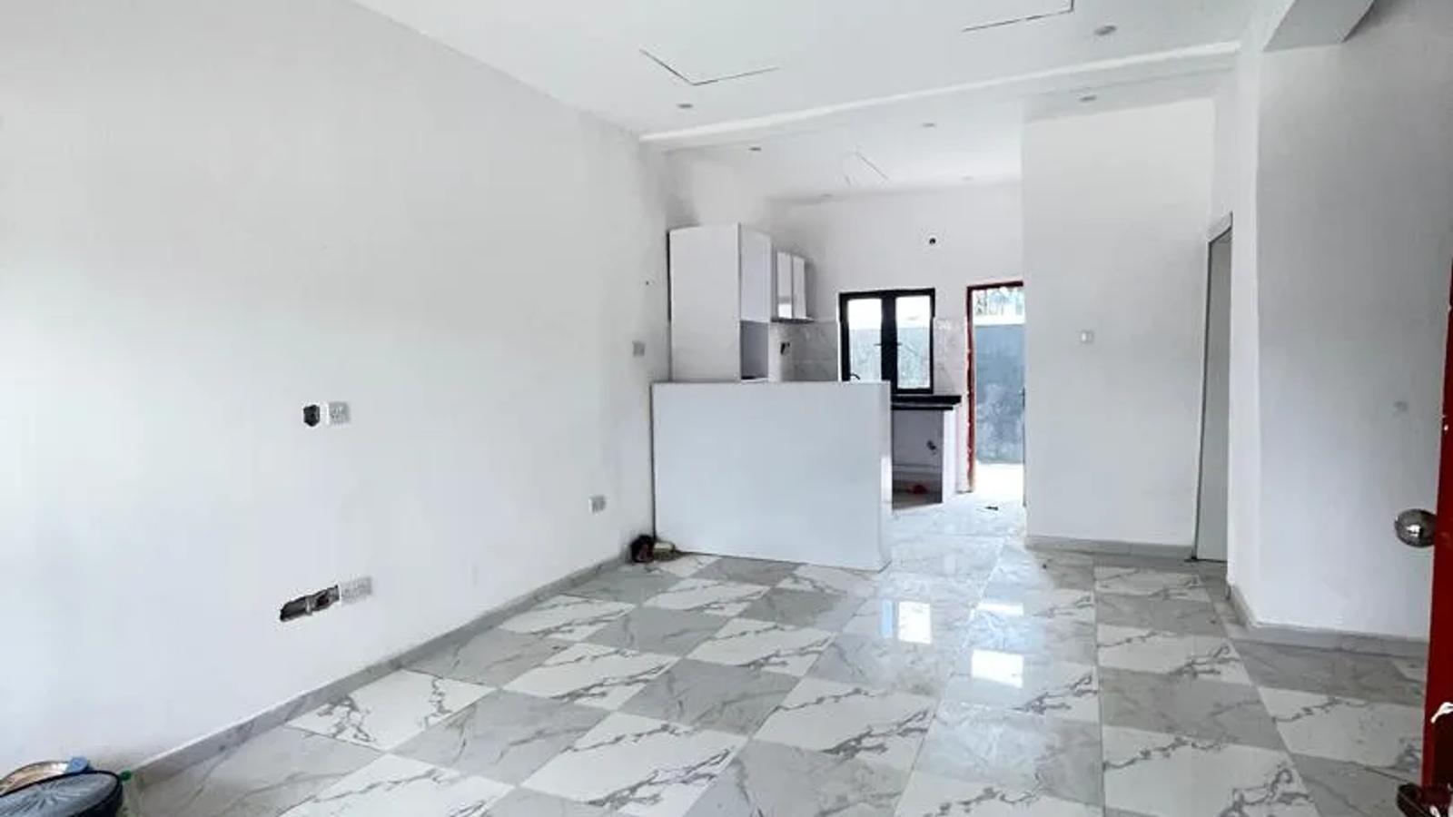 5 Bedroom Fully Detached Duplex