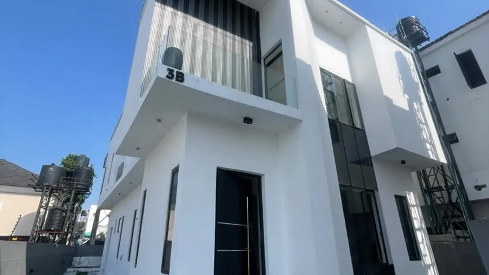 5 Bedroom Fully Detached Duplex